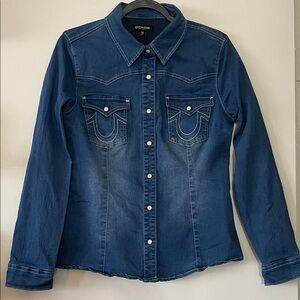 True Religion| Blue Western Denim pearl button Women’s Shirt| Medium| EUC